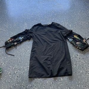 Vintage Embroidered Floral Tie-Sleeve Mini Dress